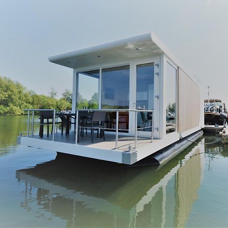 Houseboat Martinique Villa Маастрихт Екстериор снимка