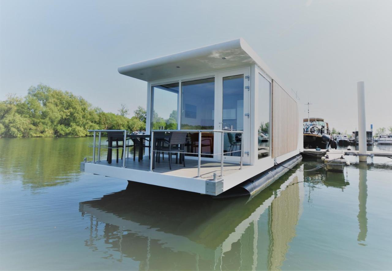 Houseboat Martinique Villa Маастрихт Екстериор снимка